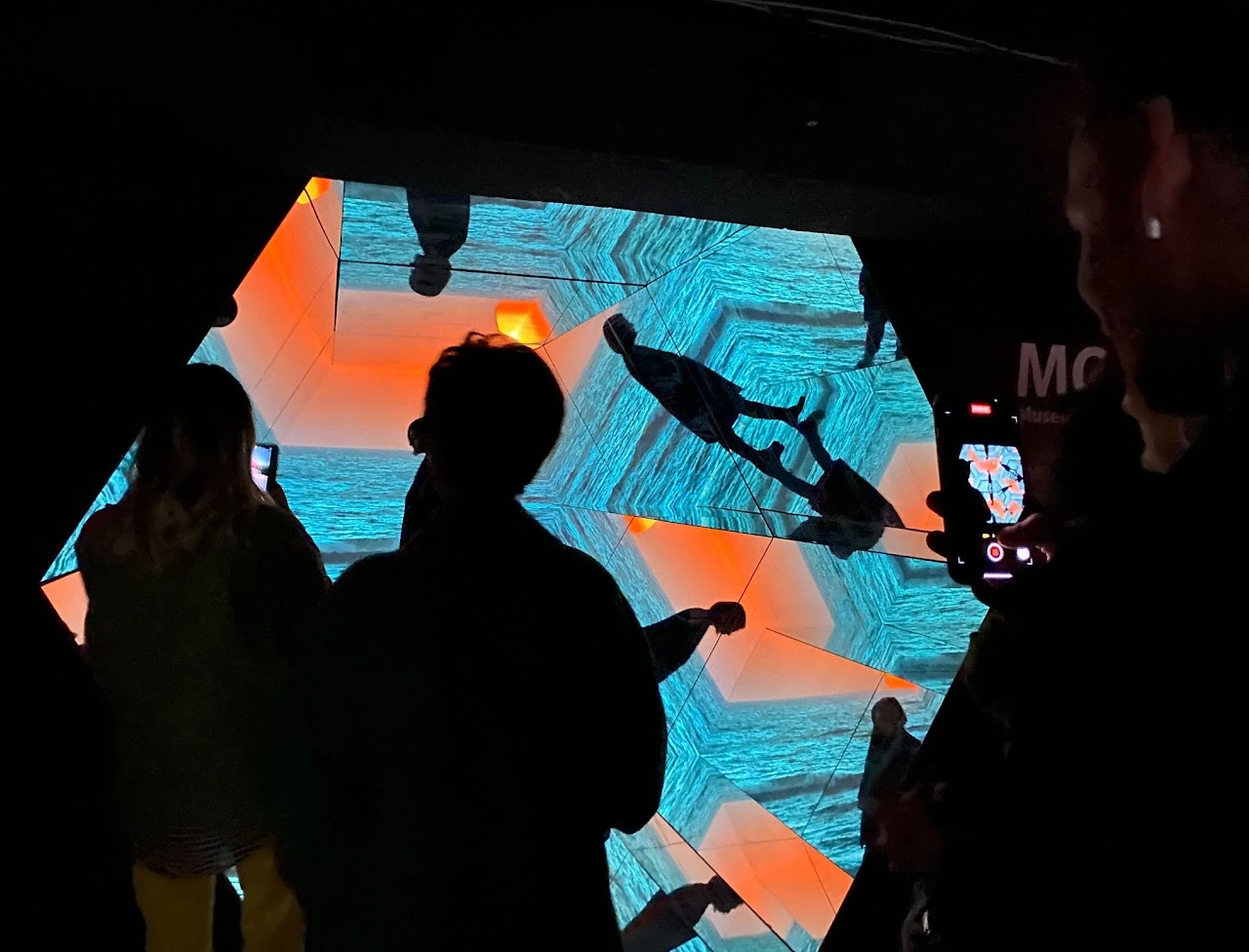 Digital exhibition of georgian photographer about Africa instalation in Kaleidoscope Holoseum, Tbilisi