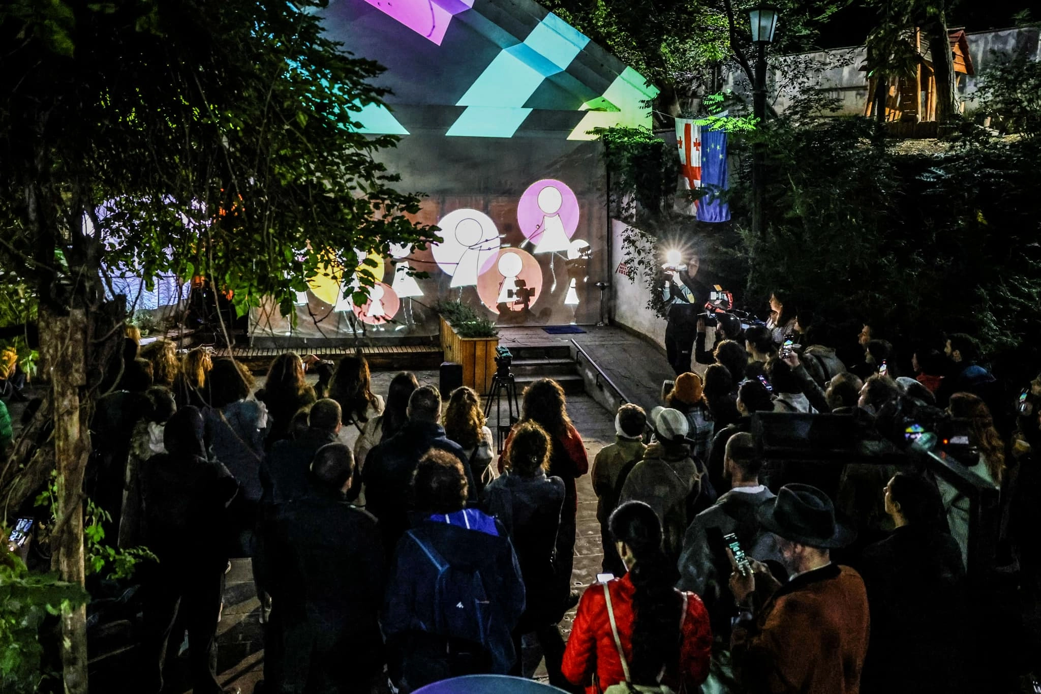 Immersive audiovisual projection show on Cafe Mziuri facade in Tbilisi by Ambavi Creators