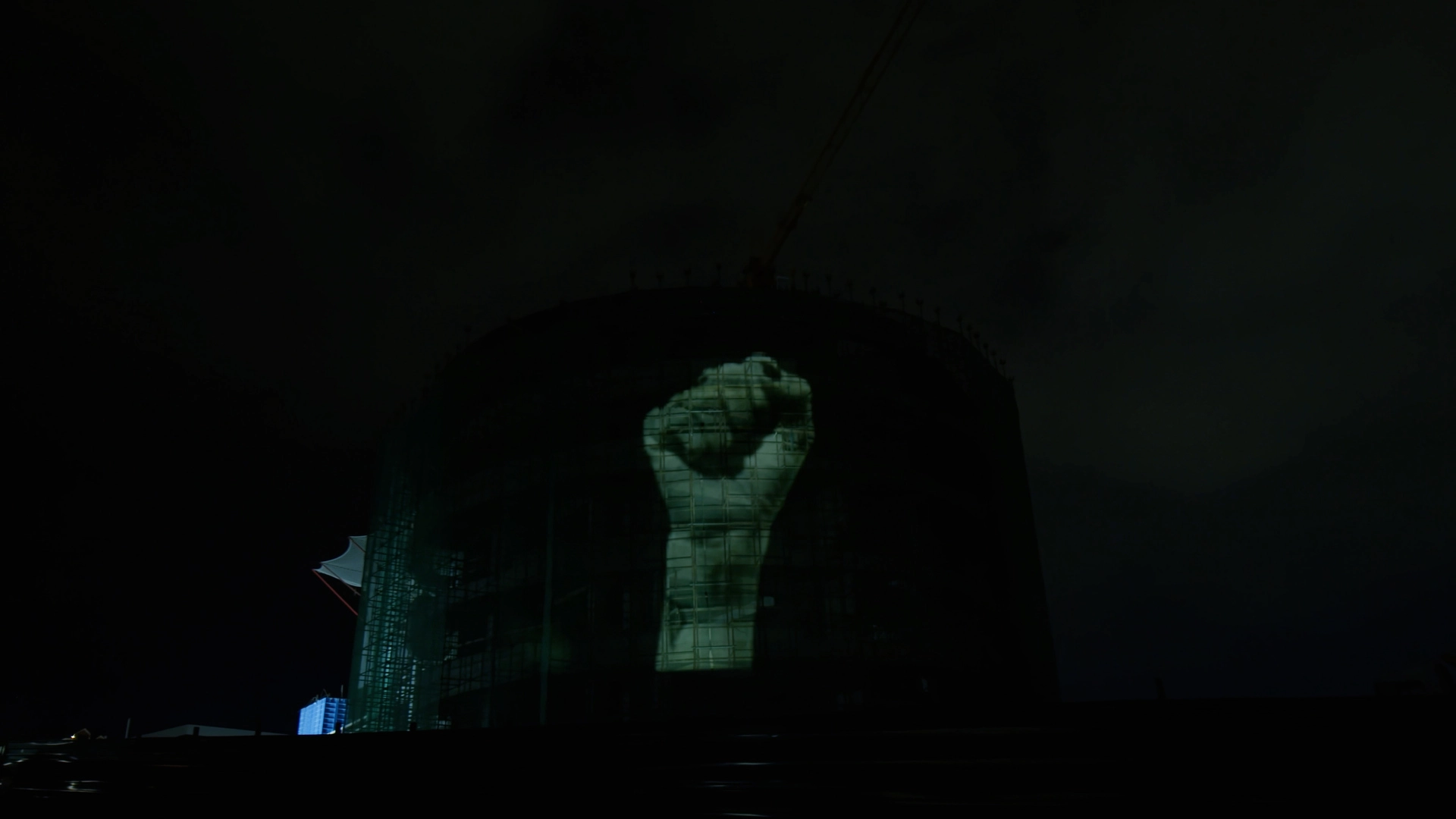 3D projection mapping on construction safety netting on developing building, Tbilisi